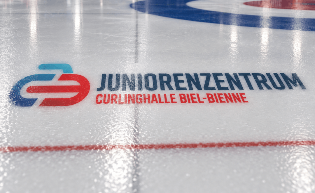 Symbolbild: Curlingstein auf dem Eis